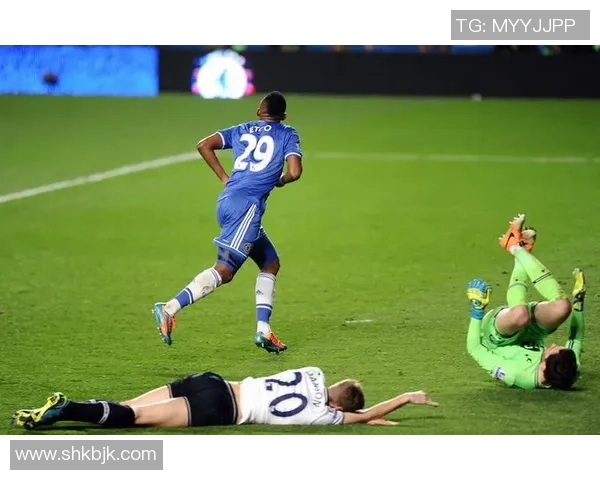 中超热刺大胜巴萨六比二十大精彩进球瞬间引爆全场热情