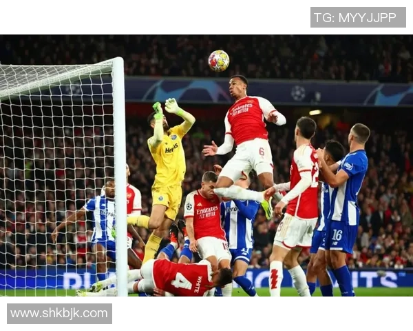 足总杯惊心动魄之战里昂逆转阿森纳四比三十大进球回顾引爆全场激情